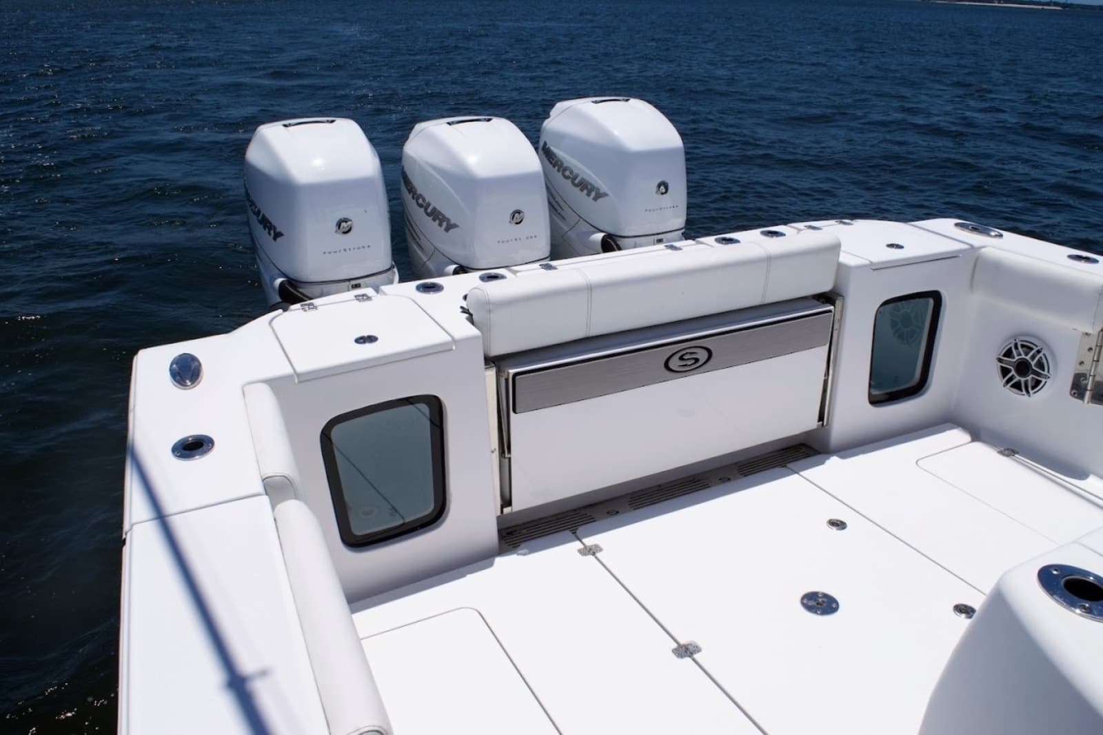 2022 Sportsman Open 352 - Cockpit