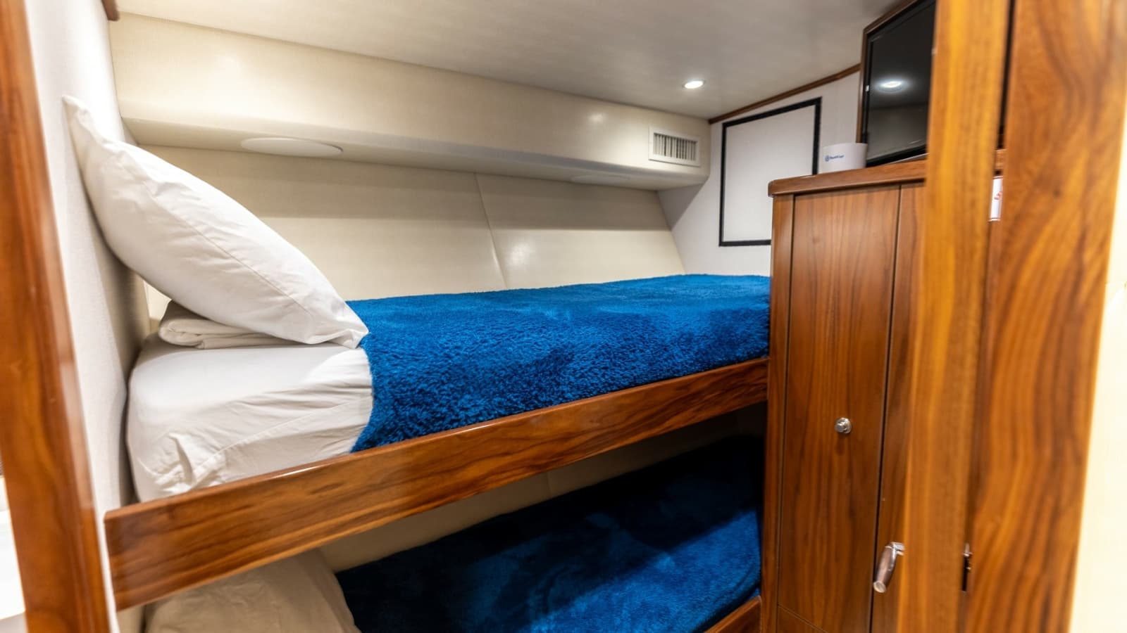 Guest Cabin with Bunk Beds
