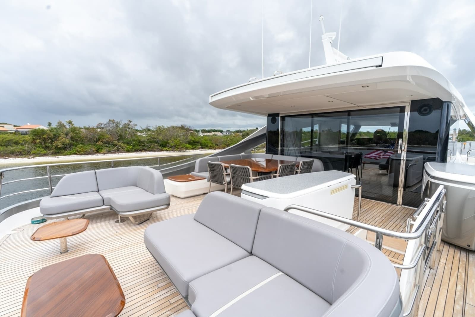 Princess 80 LANIKAI - Aft Deck