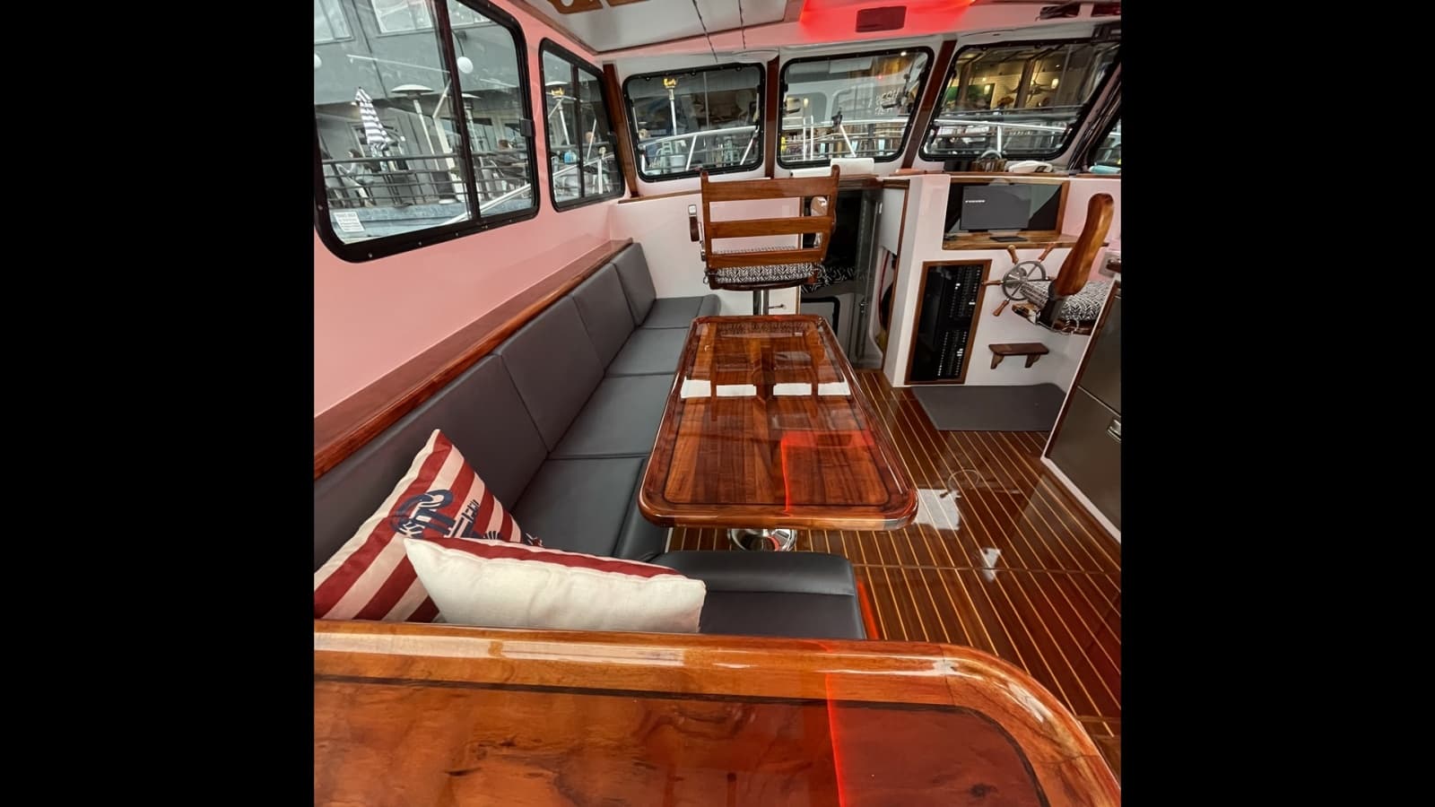 2019 Donelle 35 Flybridge Sportfish "BEAR FLAG 3.0" - Spacious Flybridge Interior Lounge Area