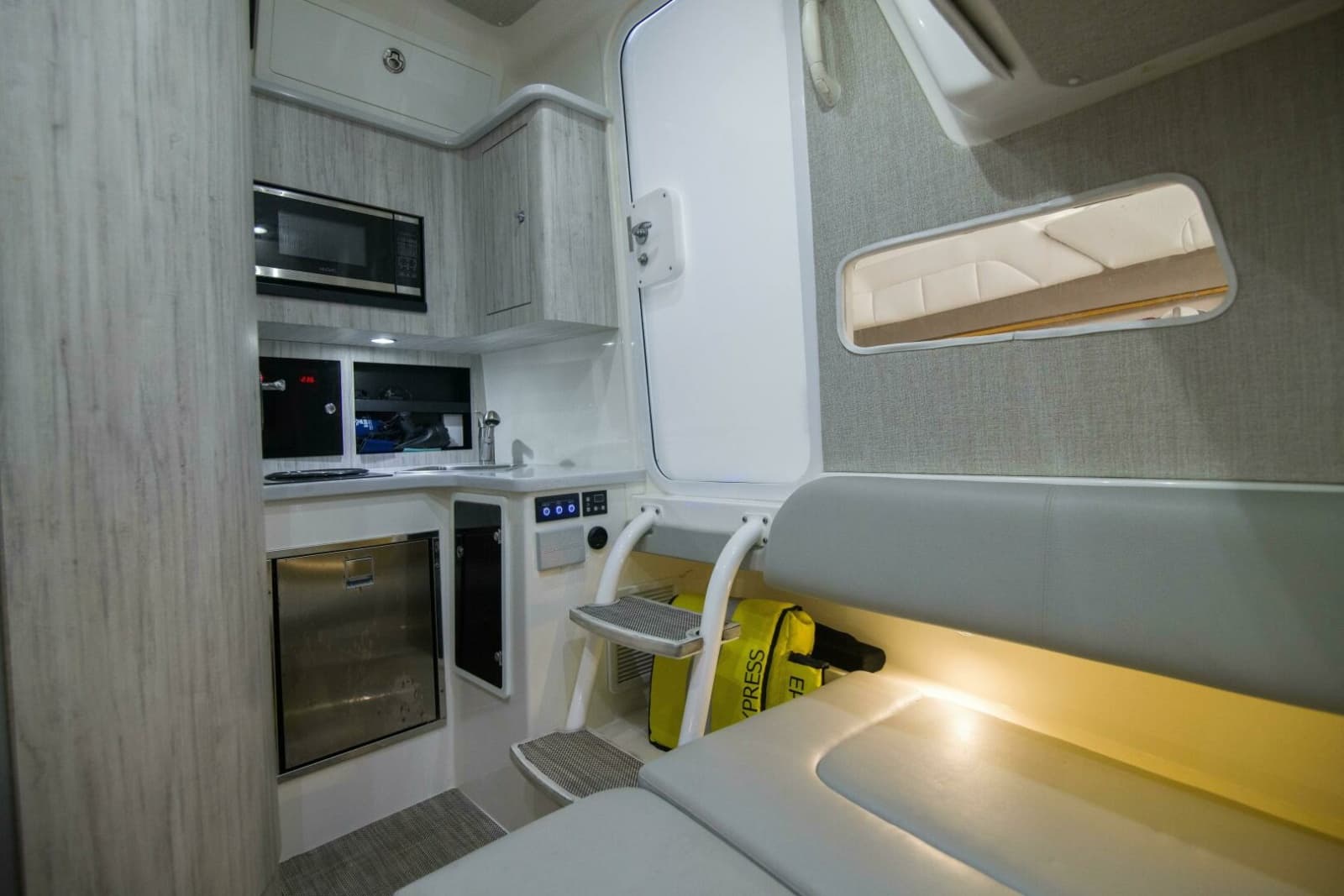 Regulator 41 - Miss Megan - Cabin, Galley