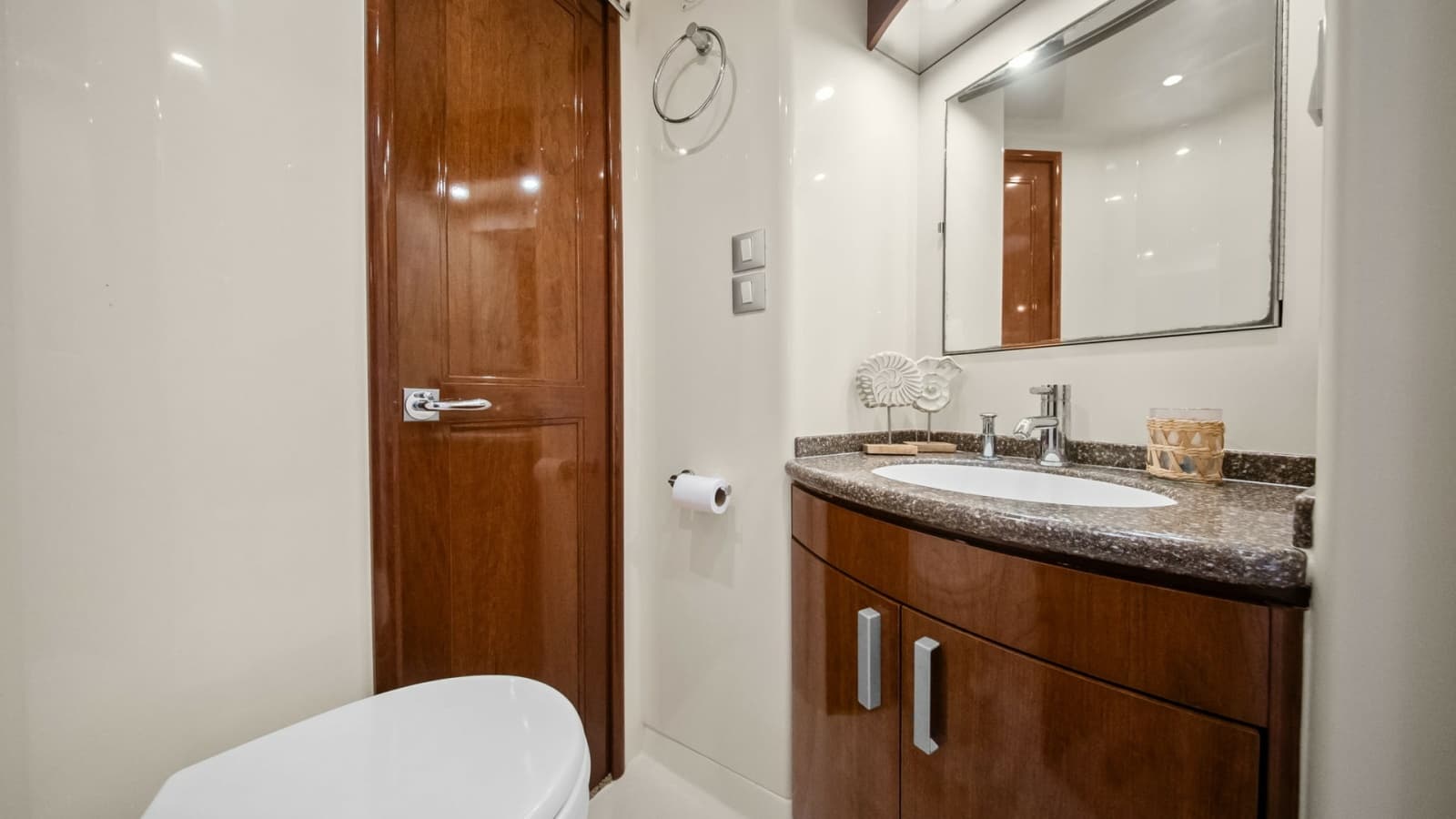 2008 Carver 56 Voyager
