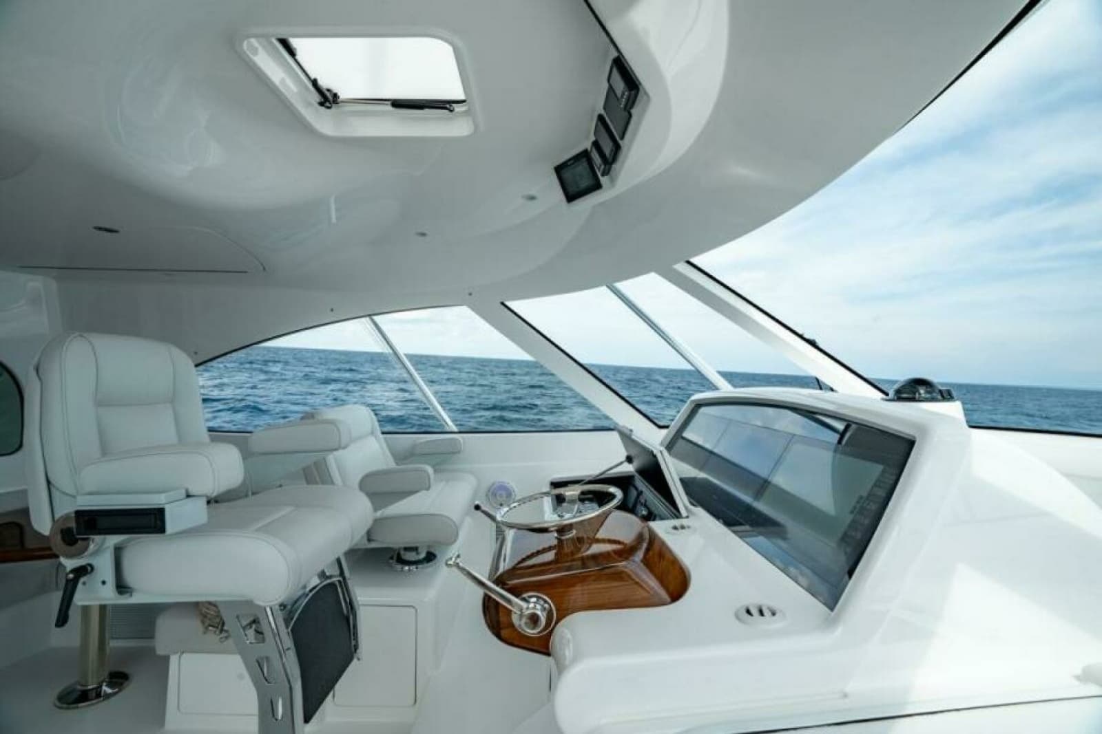 Viking 54 Sport Deck -Helm