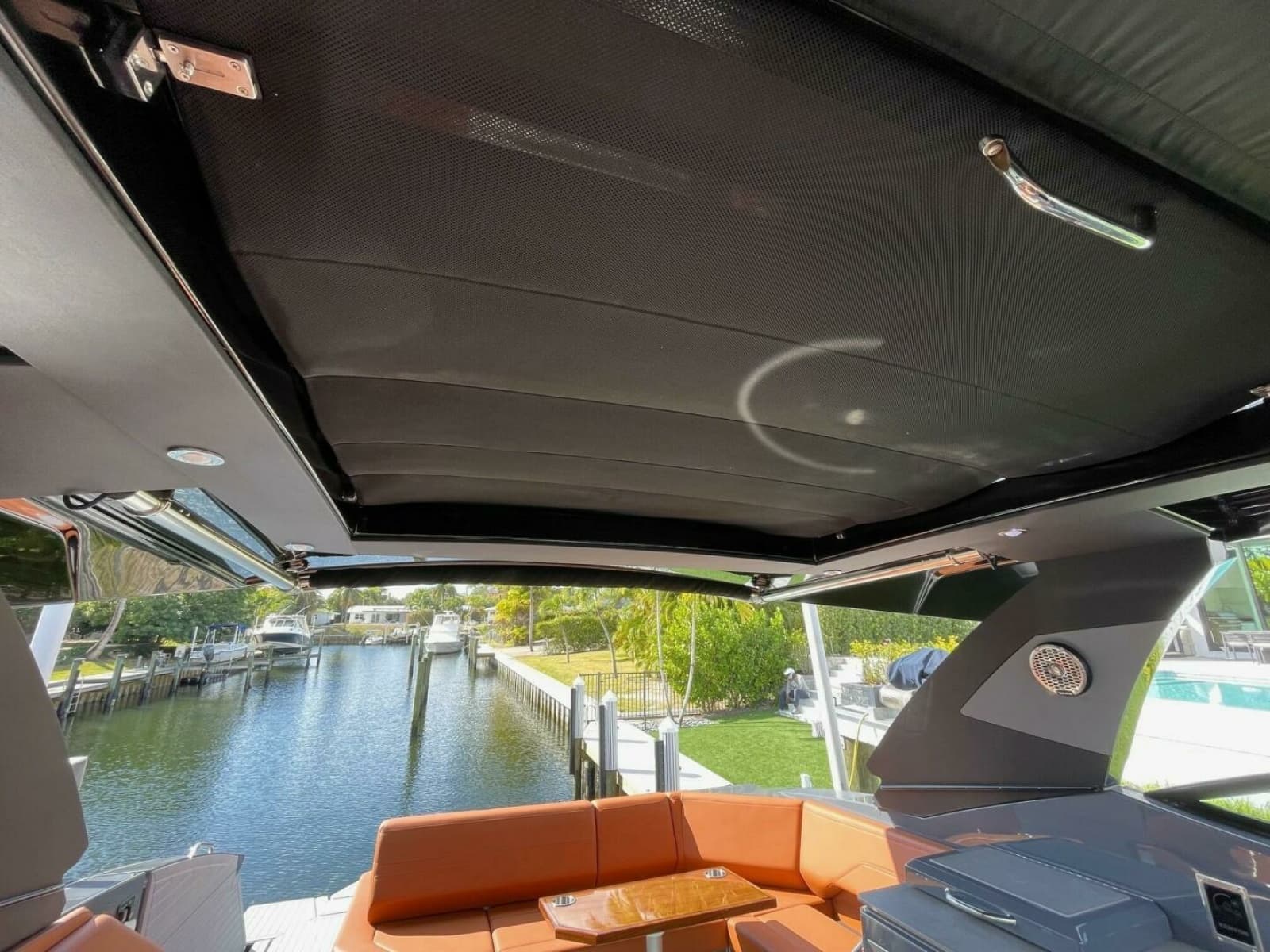 Cruisers Yachts 38 GLS -