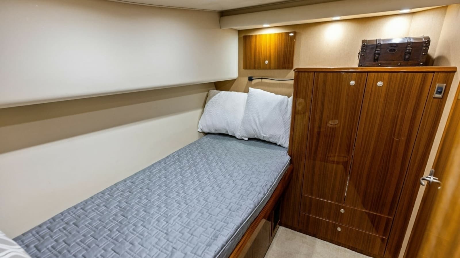 2008 Viking 68 Skybridge "Liquid Apple"