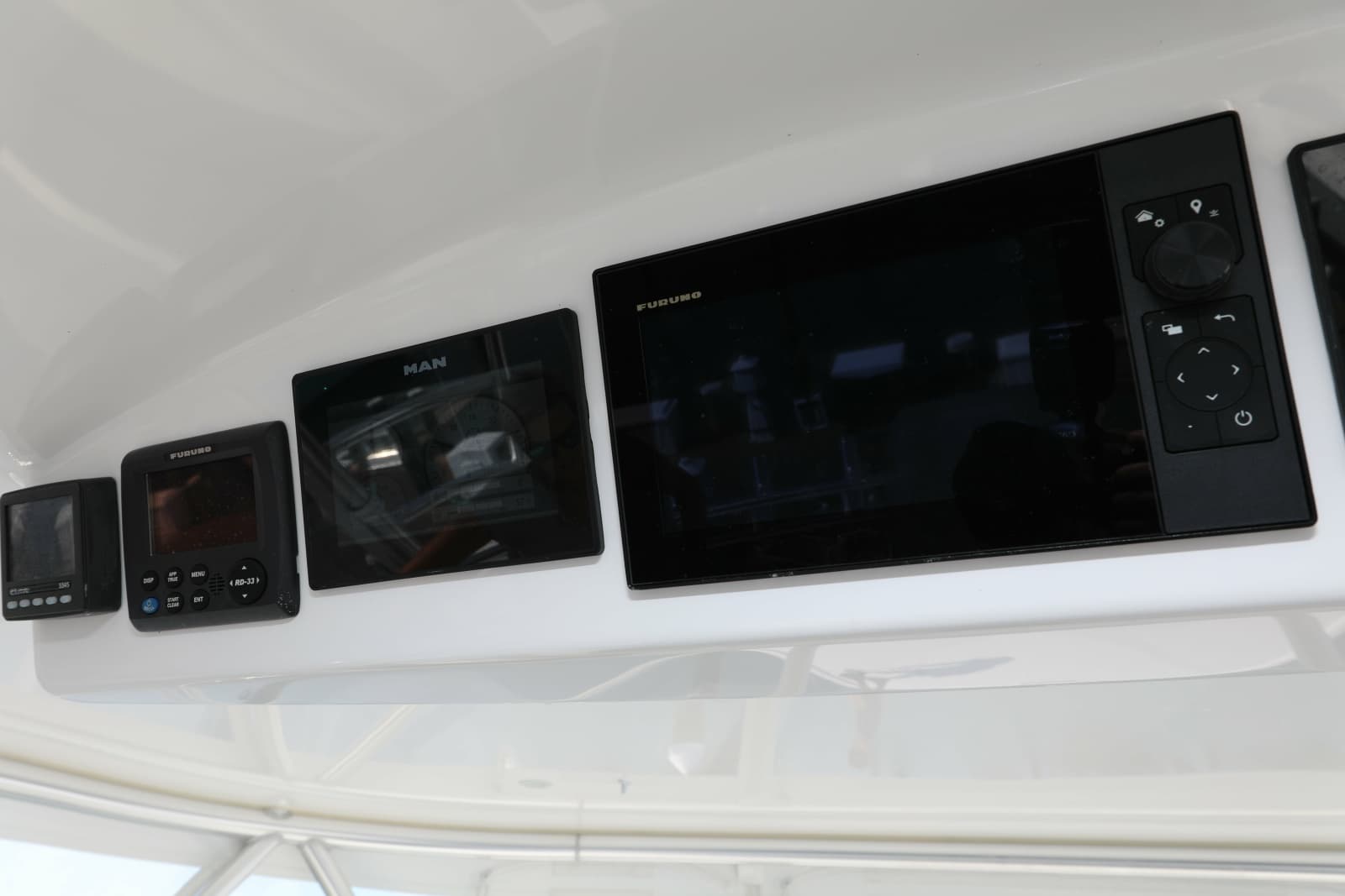 2023 Viking 54 Convertible