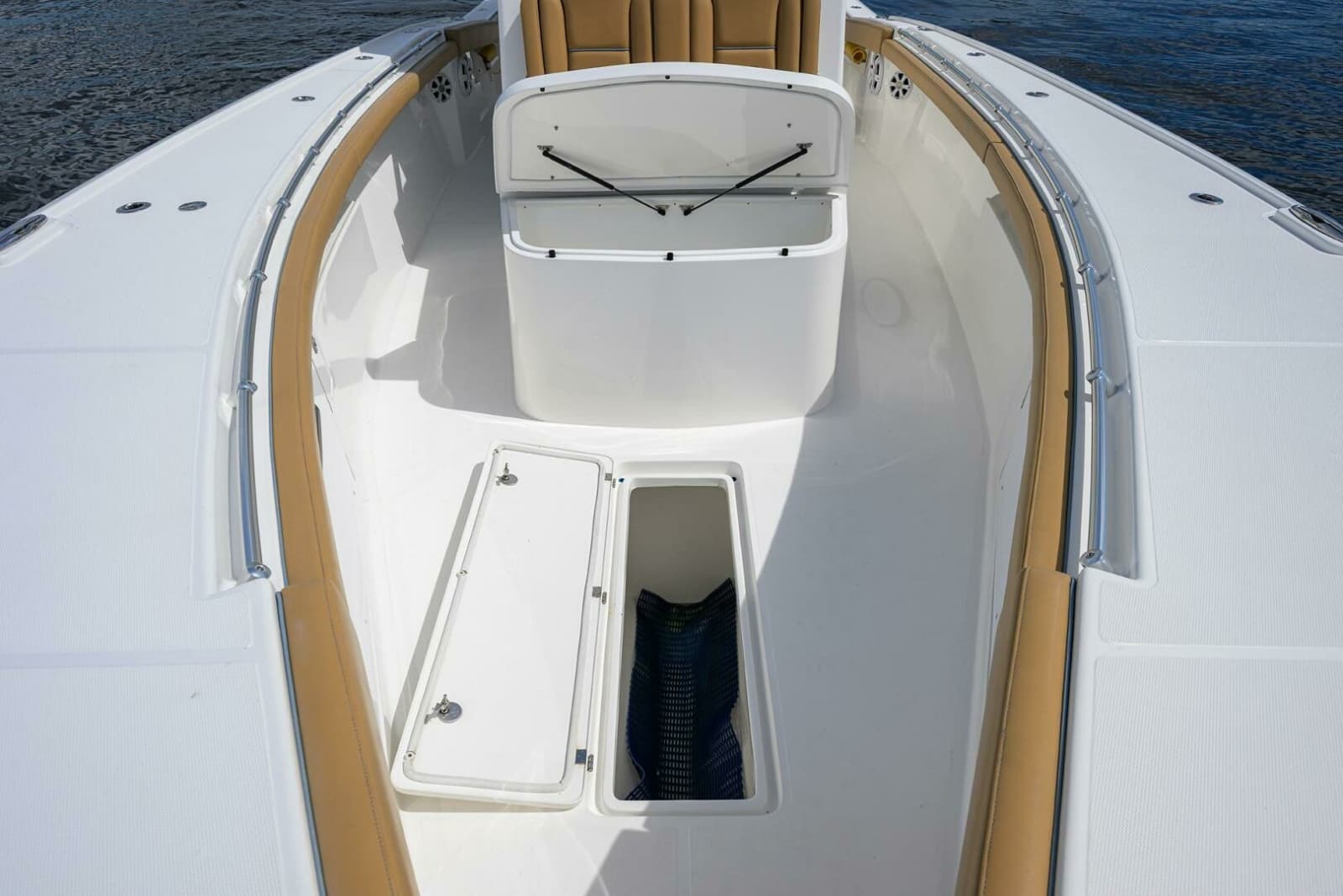 2018 Buddy Davis 42 Center Console - Bow