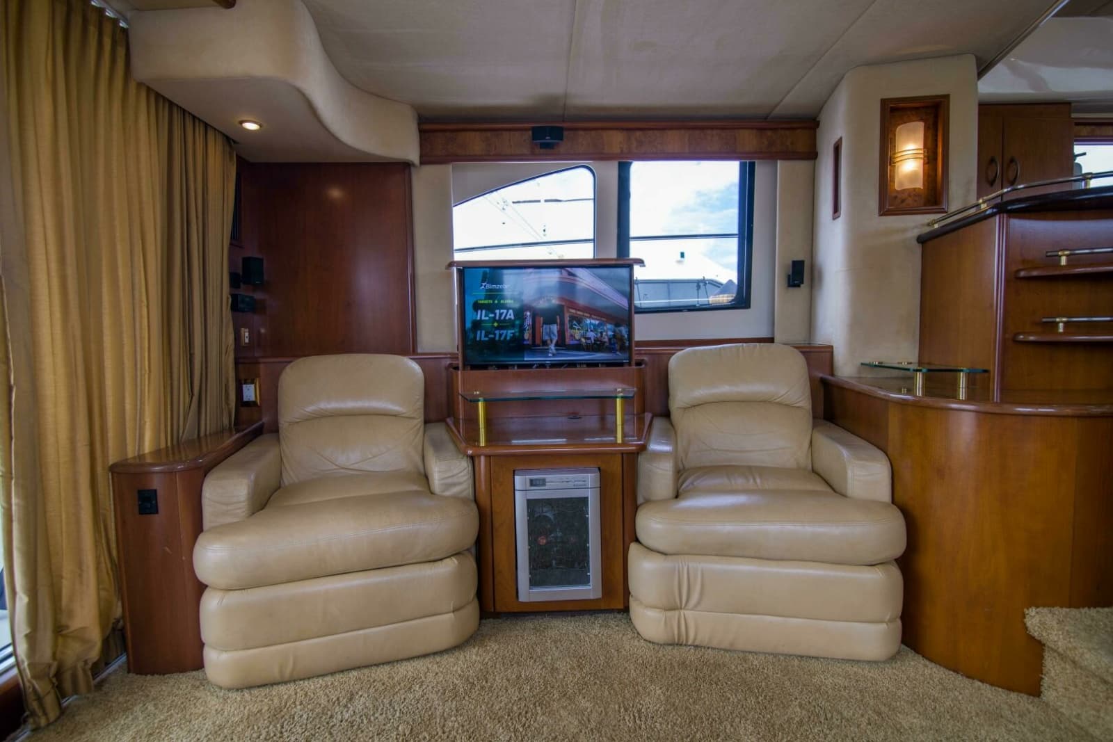 Silverton 52 - Immersed -