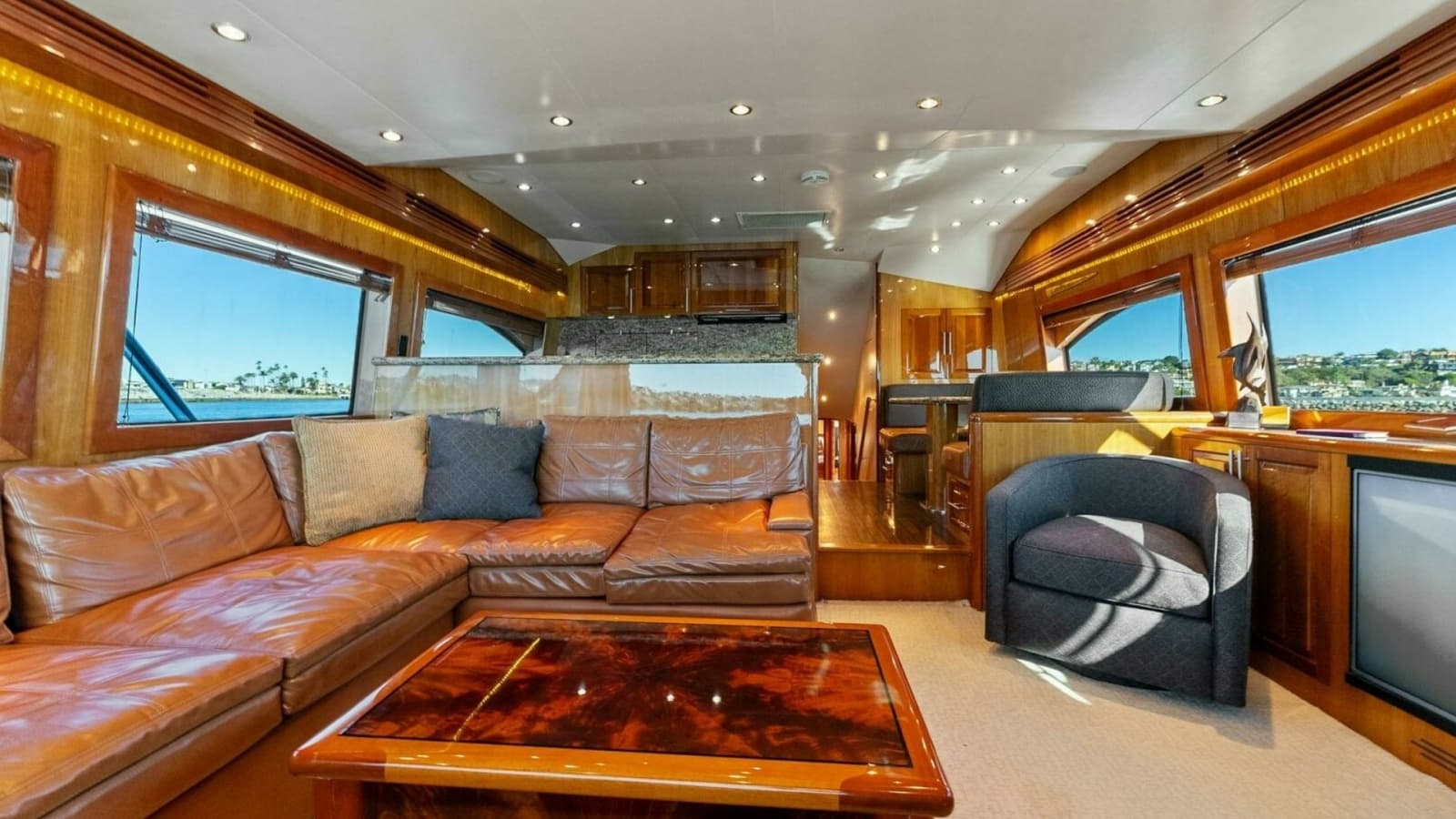 2007 Hatteras 64 Convertible CHUPACABRA - Spacious Salon with Leather Seating