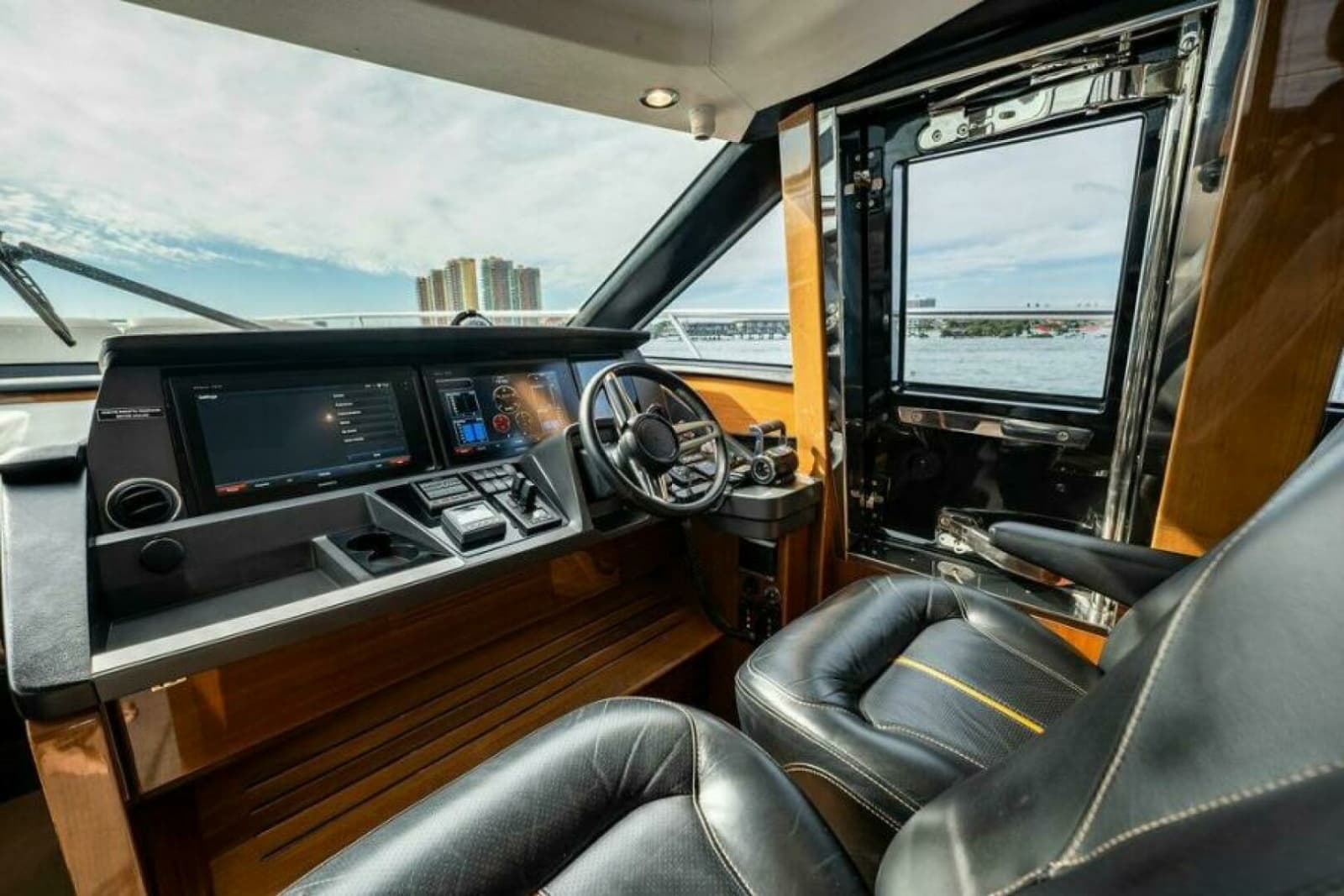 Princess 65 - Lower Helm