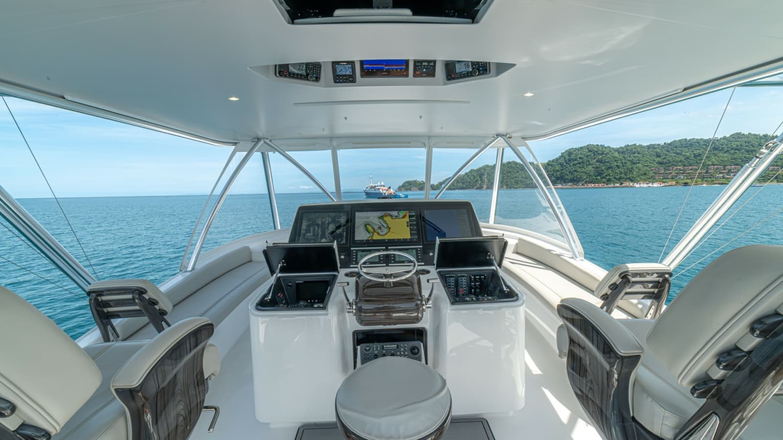 Flybridge Helm with Seating