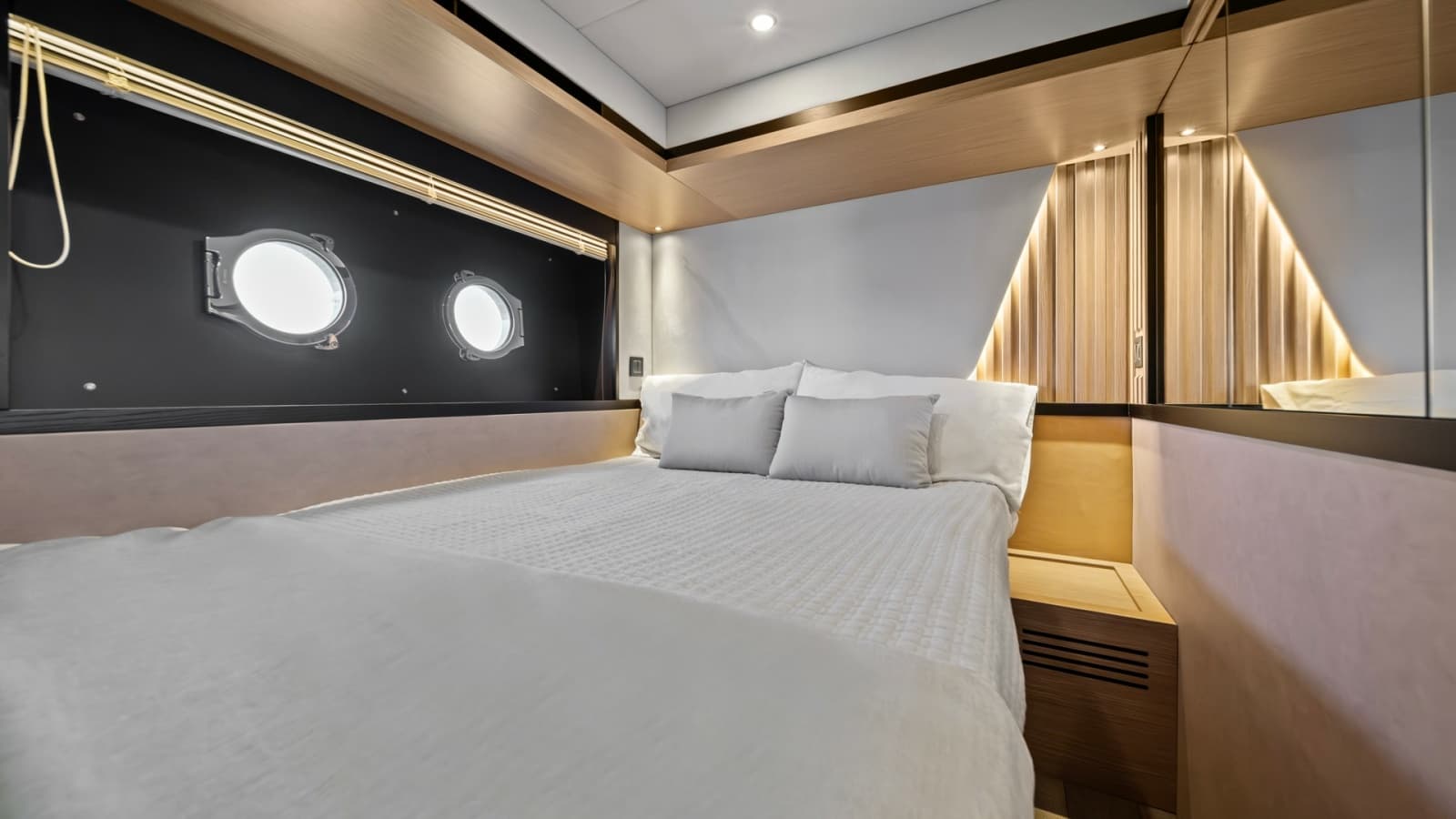 2026 Absolute Navetta 58 "ANDIAMO" - Guest Stateroom