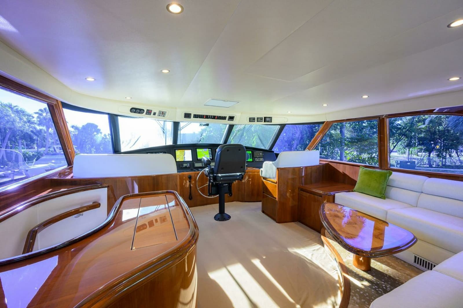 Helm Station