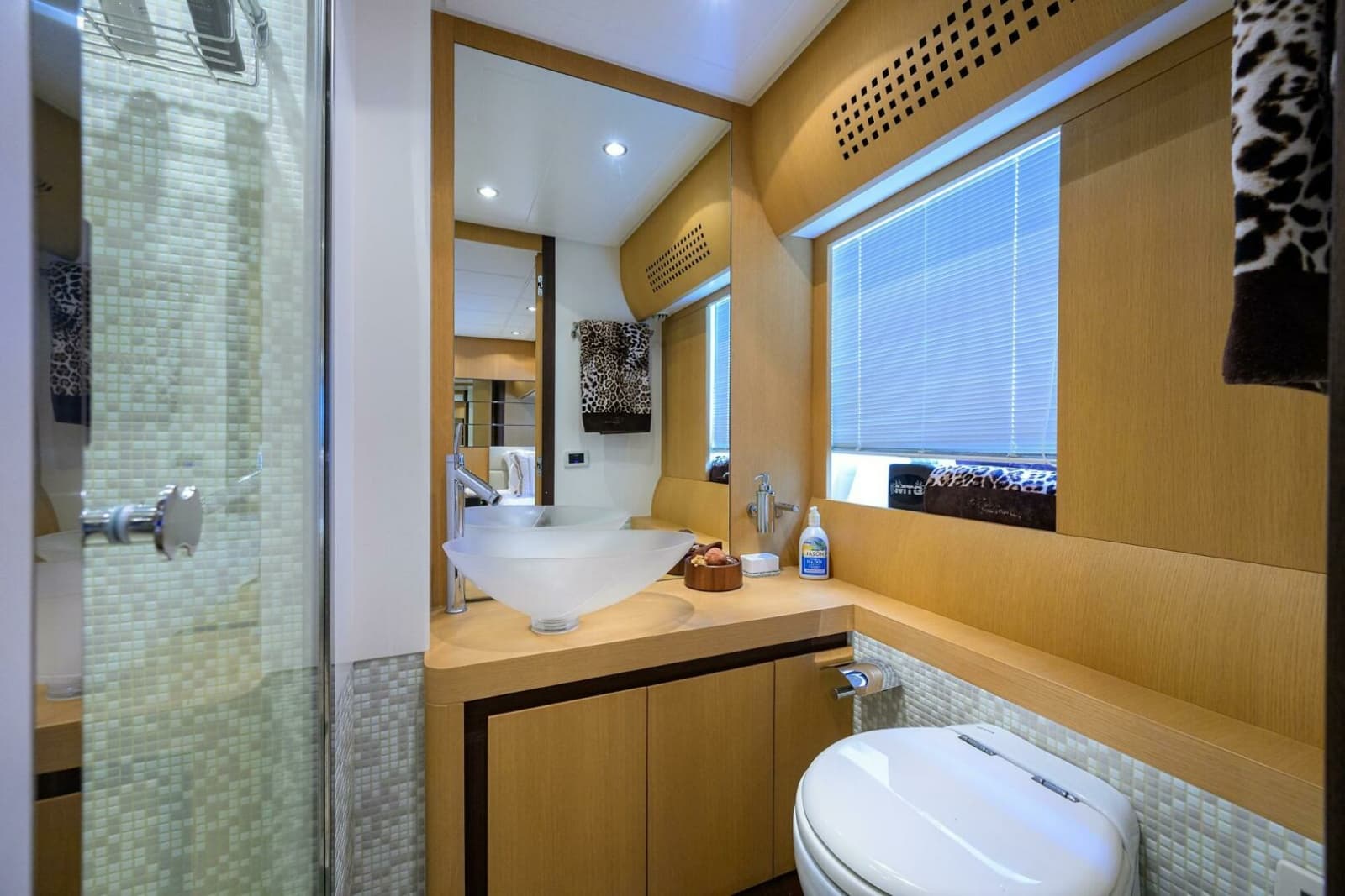 2009 Pershing 90 Express