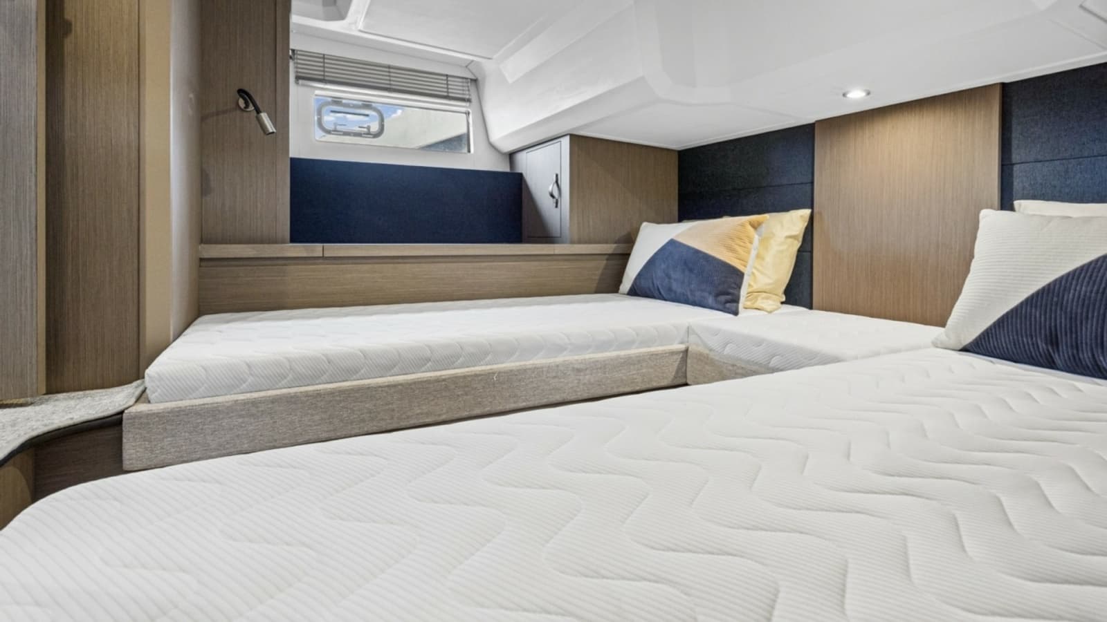 2022 Beneteau 41 Grand Turismo War Downs Eagle Aft Berth (2)