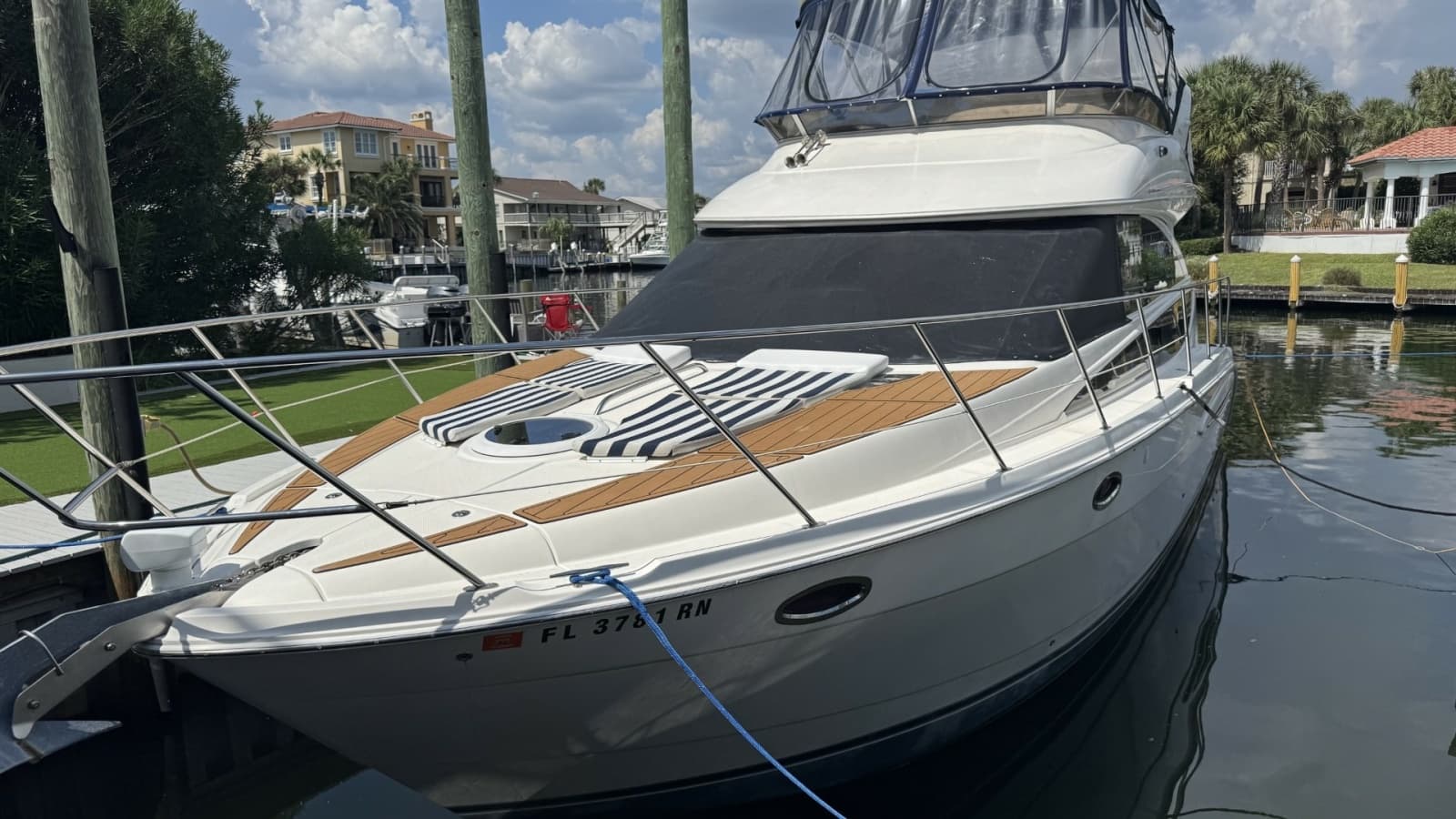 Foredeck and Flybridge View