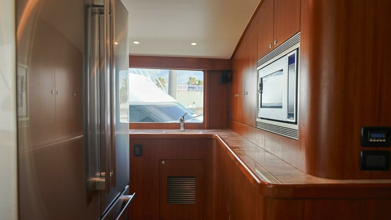 2014 Blackwell 62 Convertible