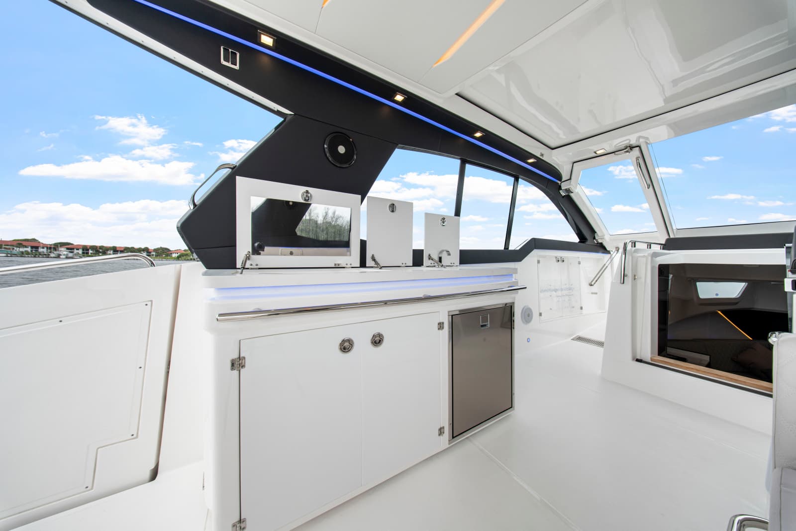 2025 Schaefer 375 HT