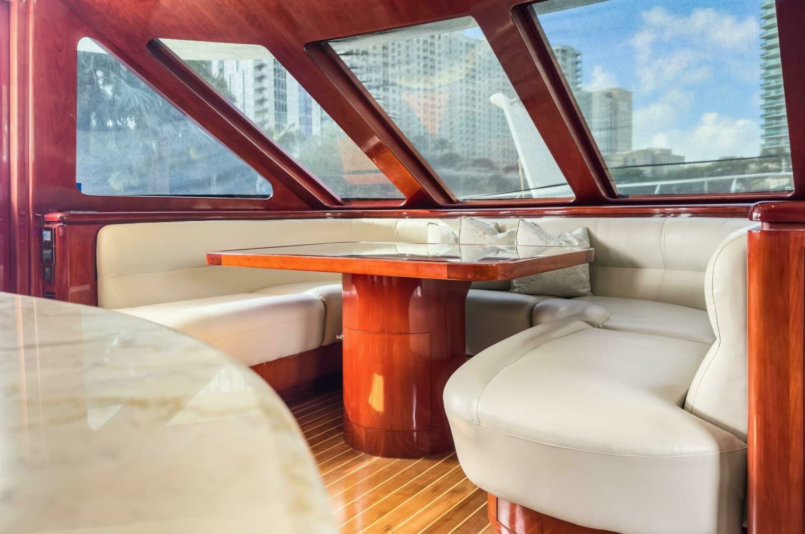 2005 Ocean Alexander 80 motoryacht