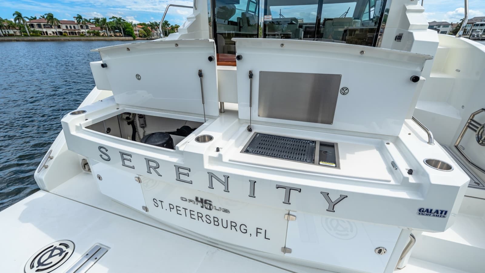 Aft Deck with Built-In Grill