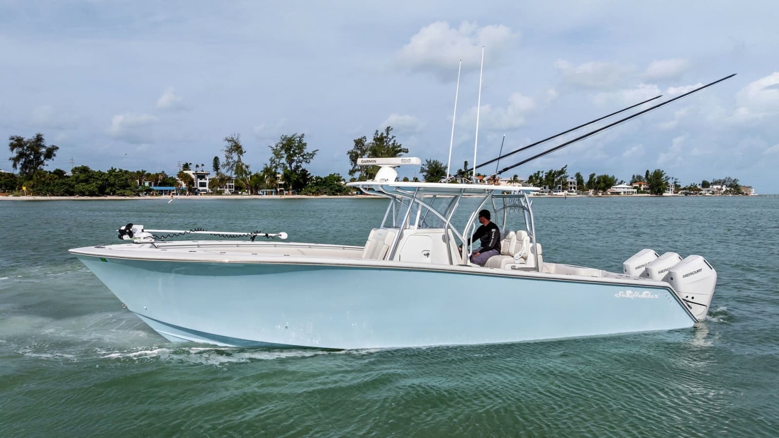 Side Profile of Sea Hunter 35 Tournament