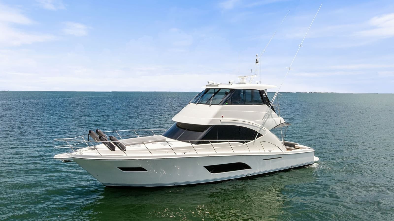 Side Profile of Riviera 57 Enclosed Bridge