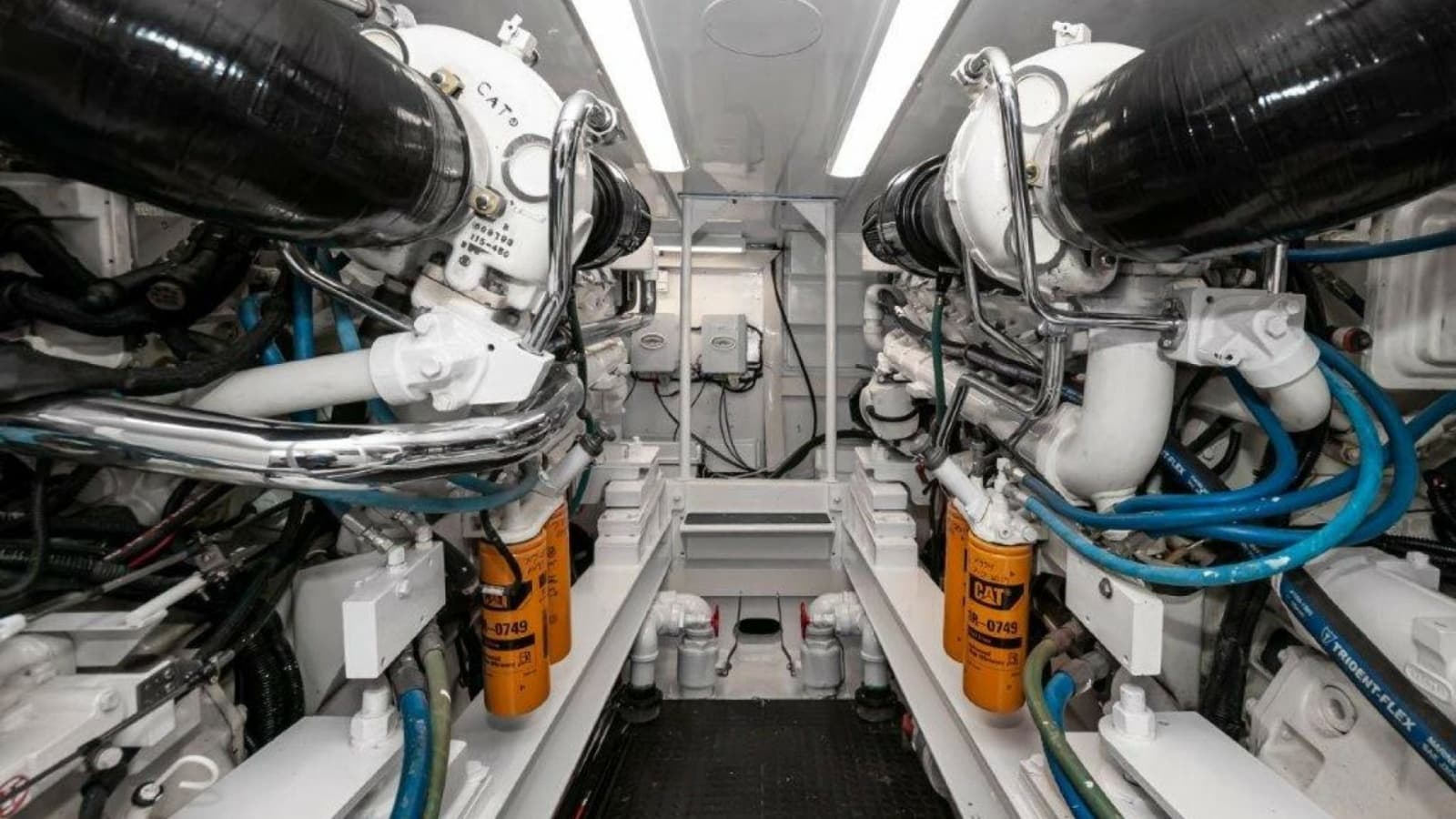 2001 61 Viking Convertible Ellie B Engine Room
