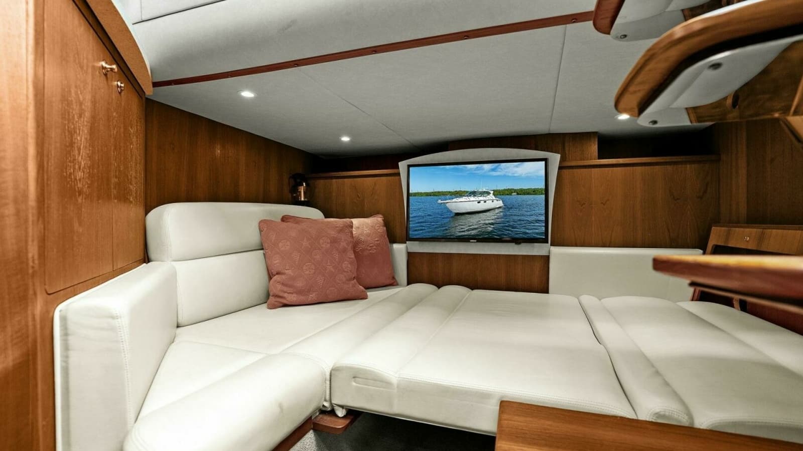2008 Tiara Yachts 3500 Sovran "Fridge Benefit"