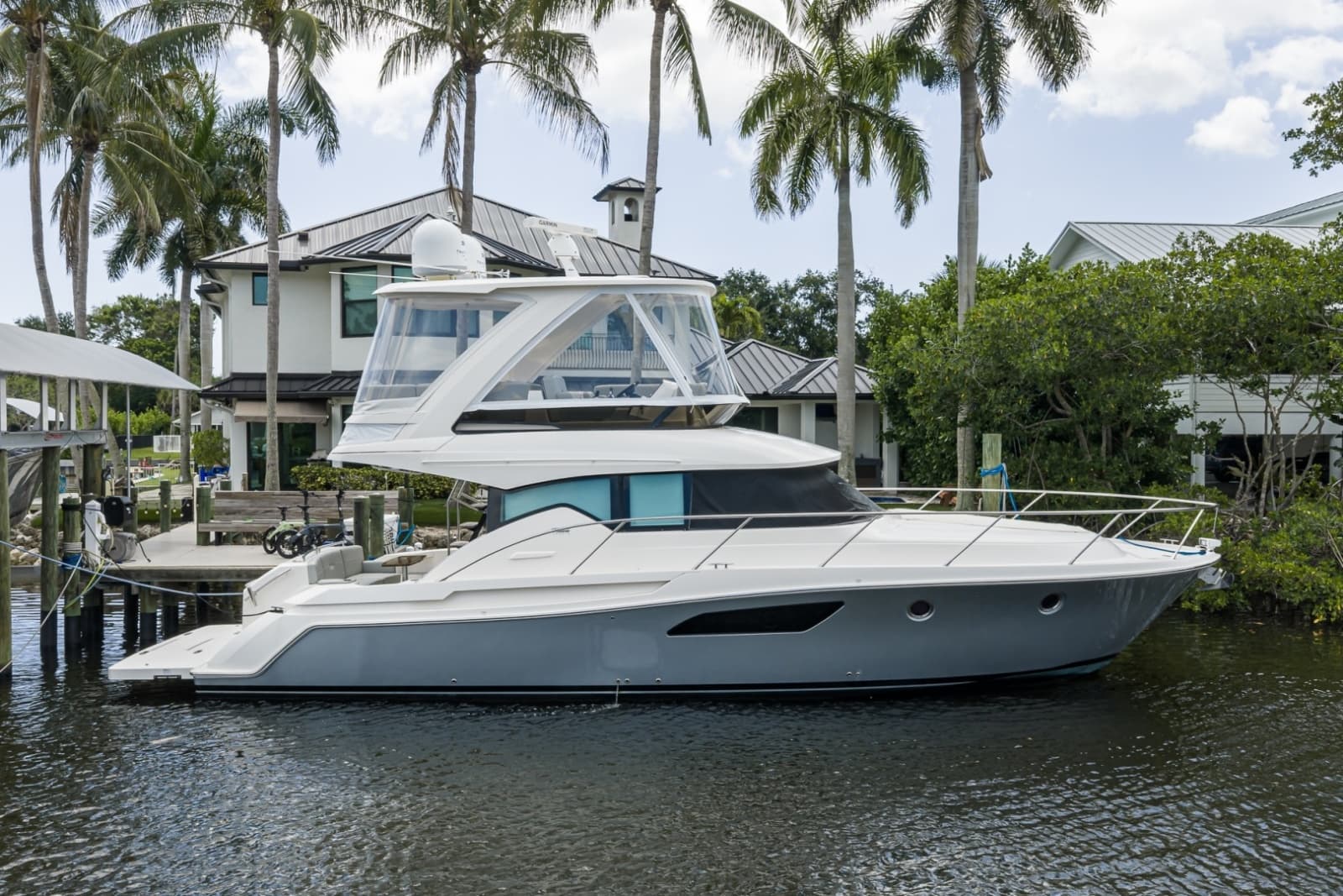 Tiara 44 Daybreak - Exterior Profile