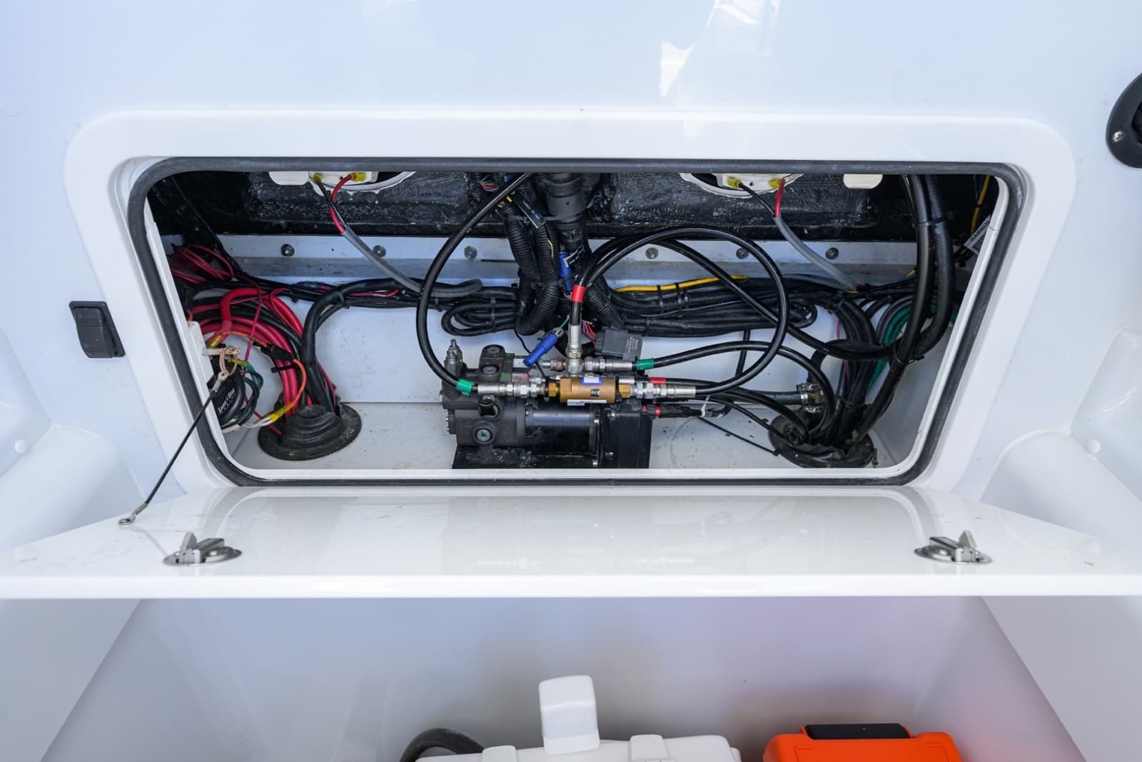 Yellowfin 34 - Cockpit