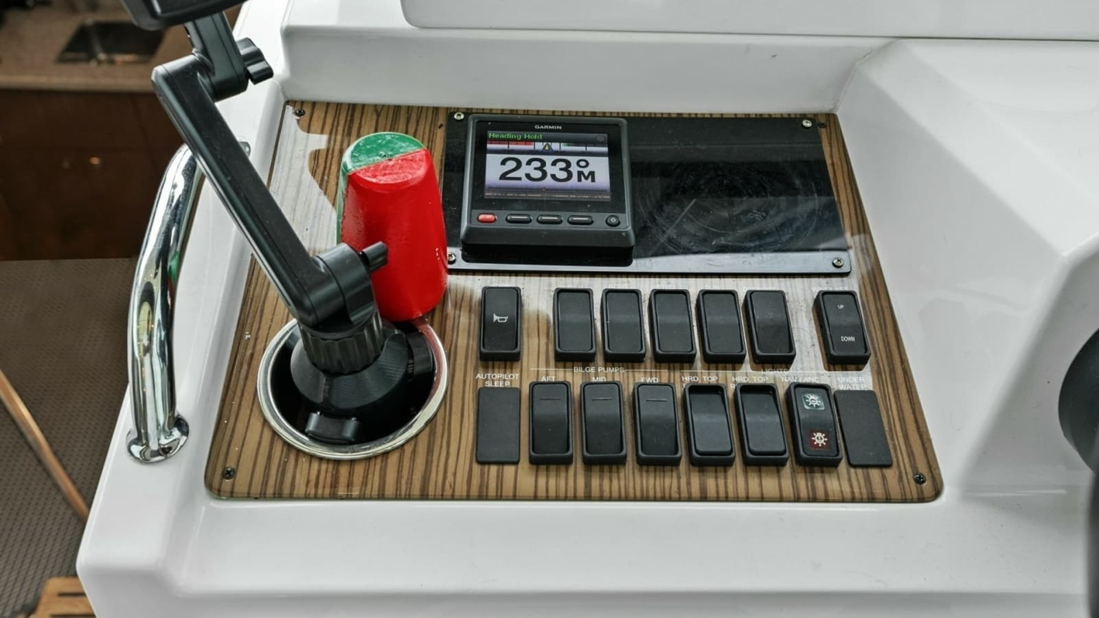 2014 Cruisers Yachts 48 Cantius