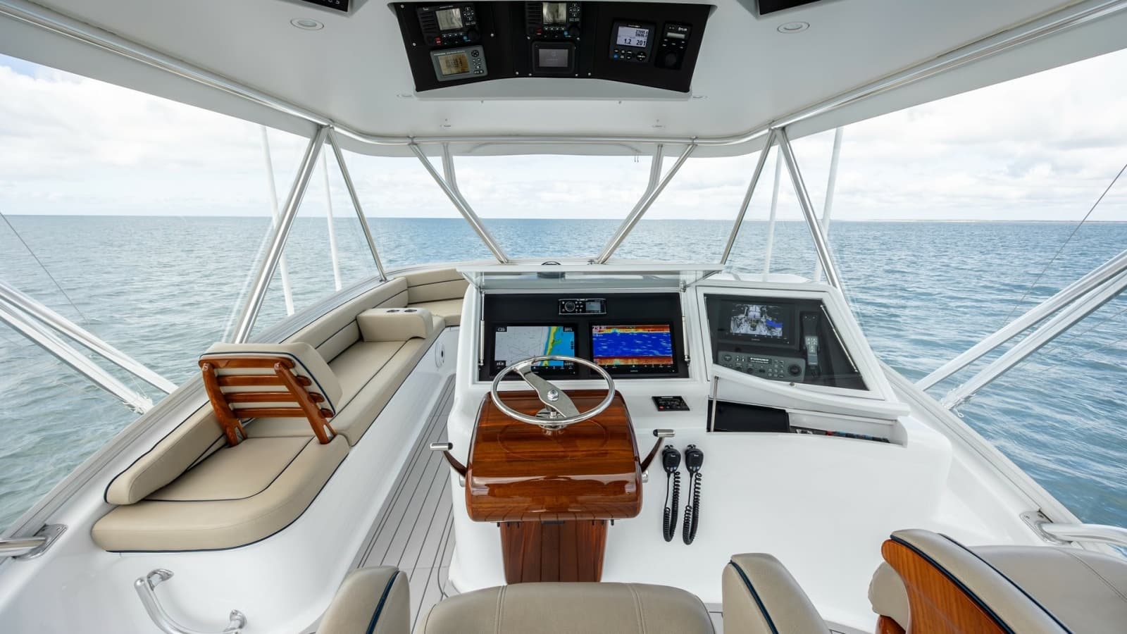 Flybridge Helm Station