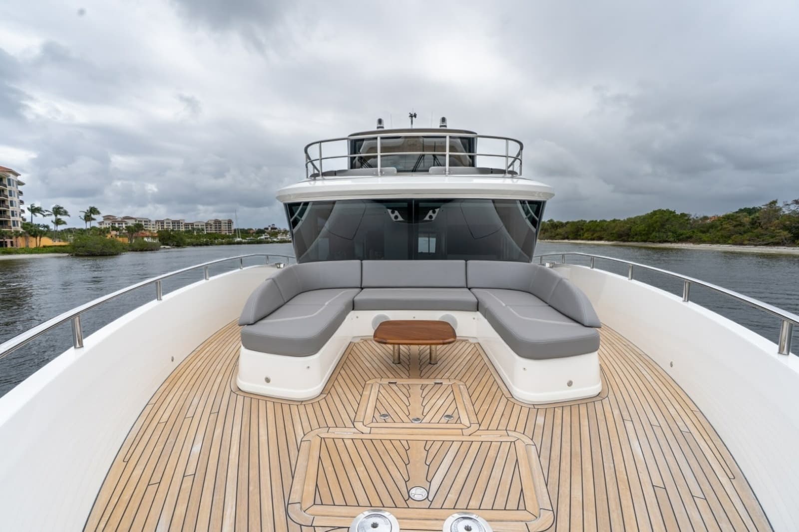 Princess 80 LANIKAI - Bow