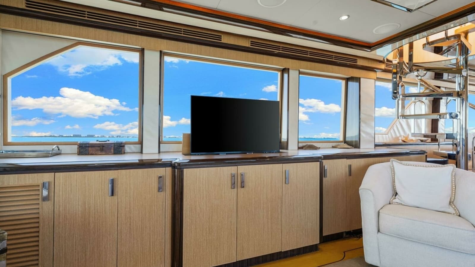 2010 83 Ocean Alexander Motor Yacht 'Relentless'