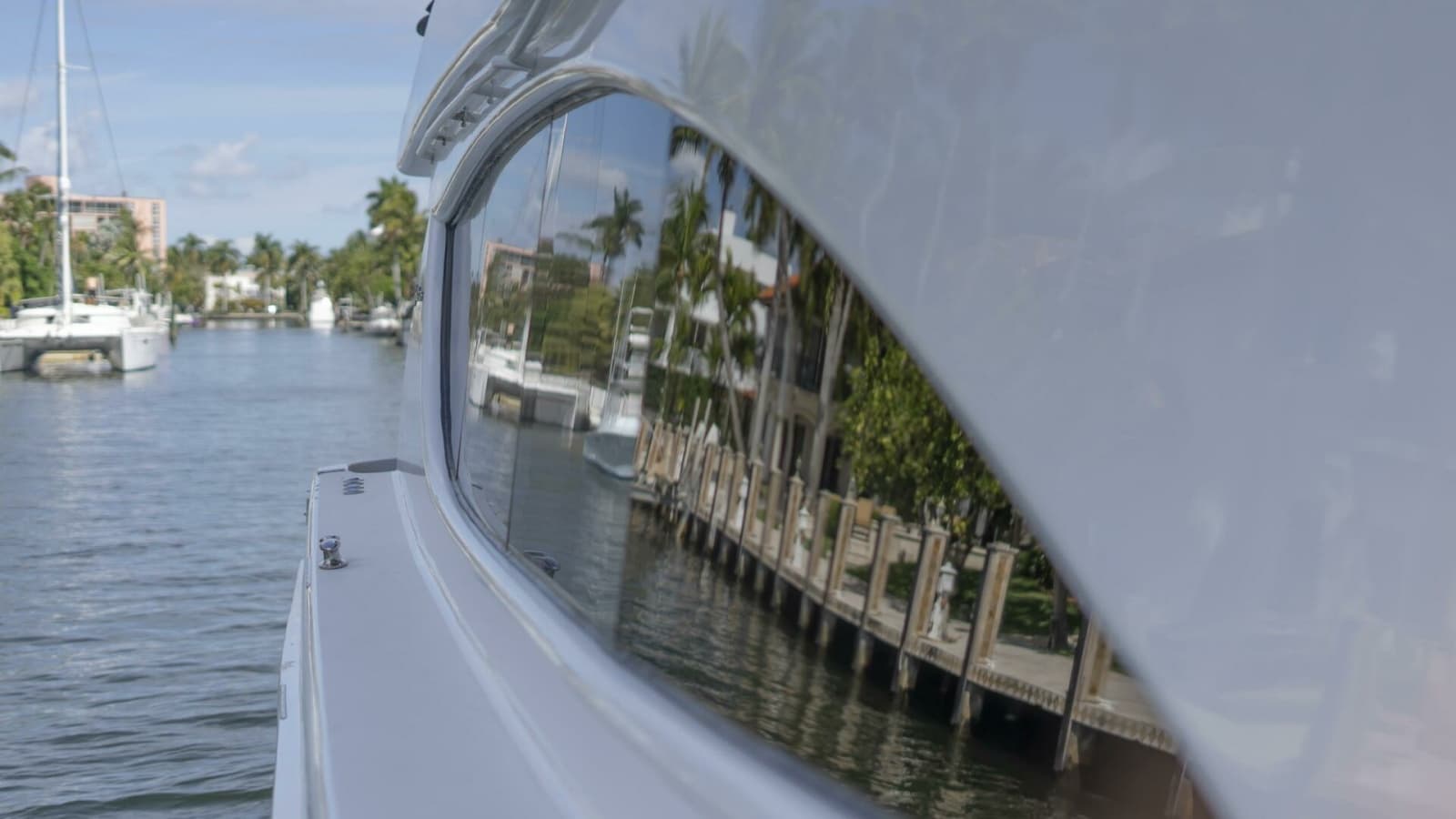 Hatteras 80 Gallopin- Portside