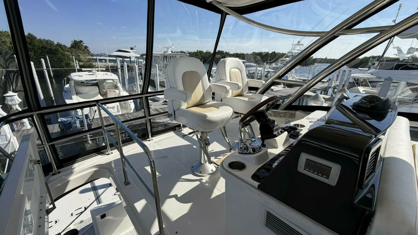 2008 Sea Ray 47 Sedan Bridge - Flybridge Helm