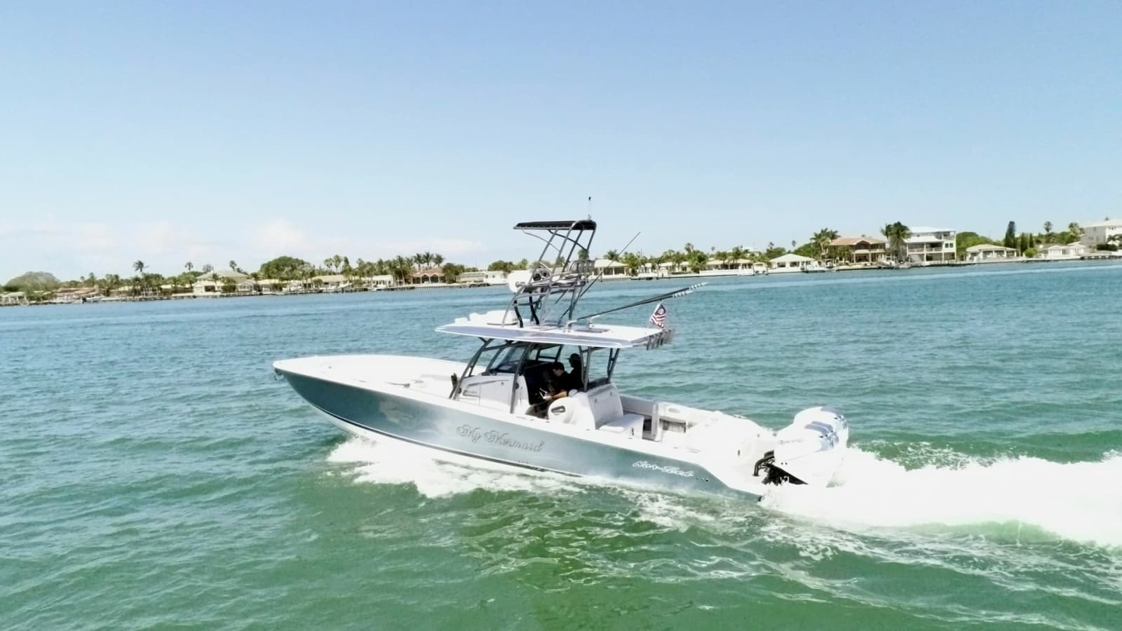 Nor-Tech 390 Sport Exterior View