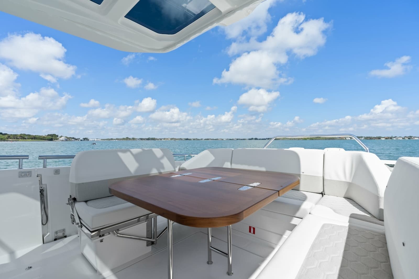 2027 Nimbus Sport Tender 42