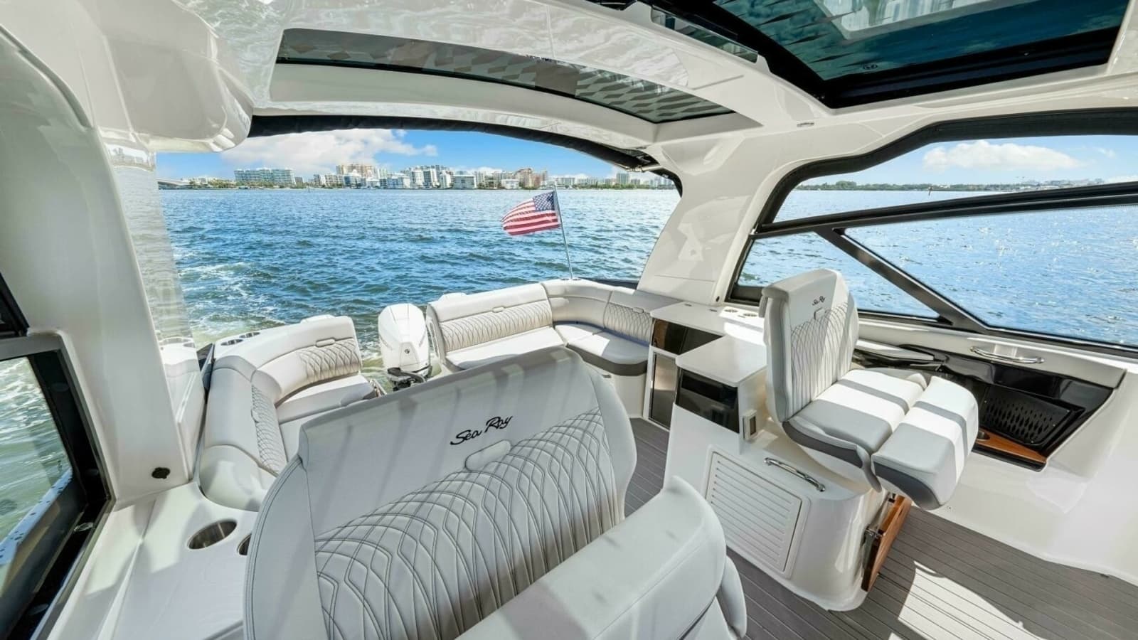 2022 Sea Ray 370 OB