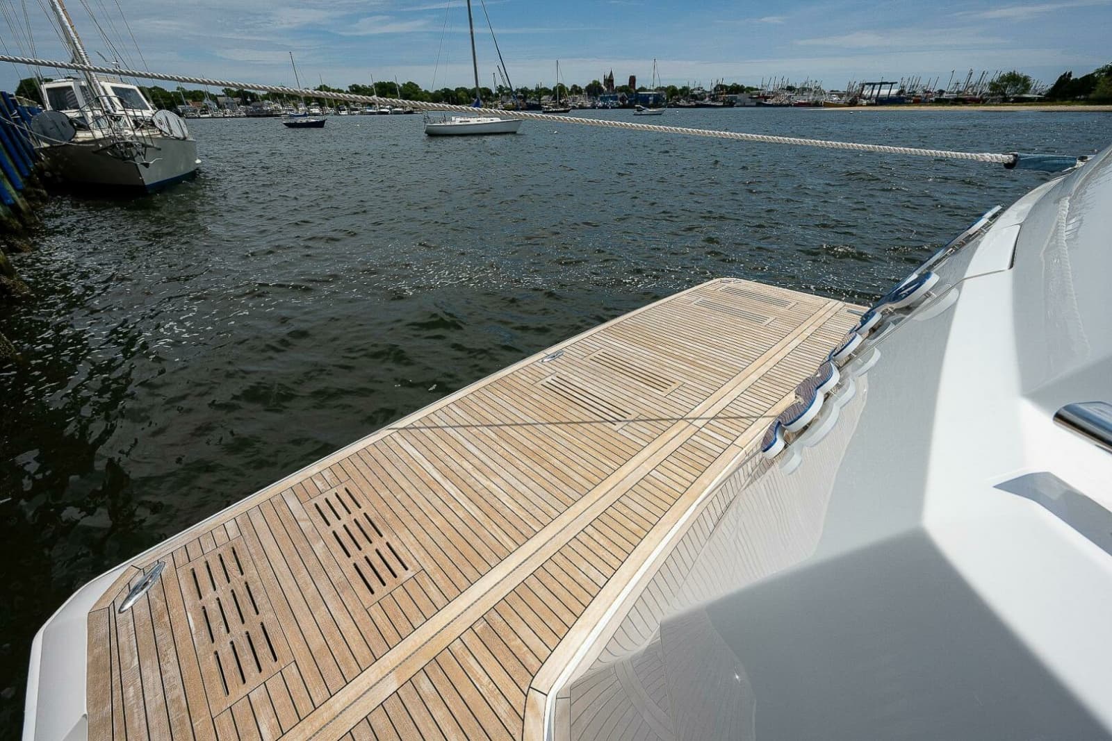 Viking 75 MIRAGE -  Swim Platform