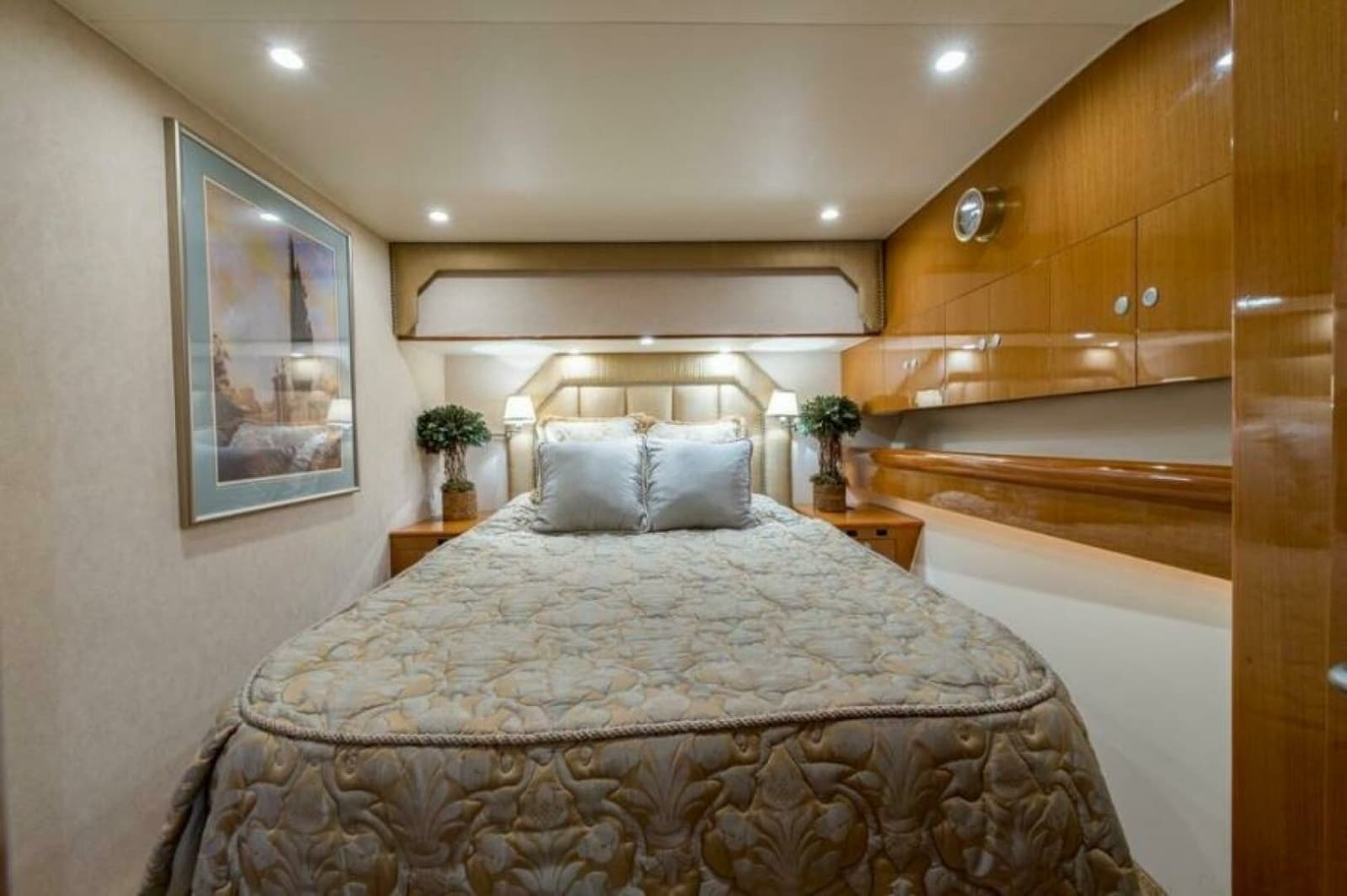 Post 53 - Ros Lyn - Master Stateroom