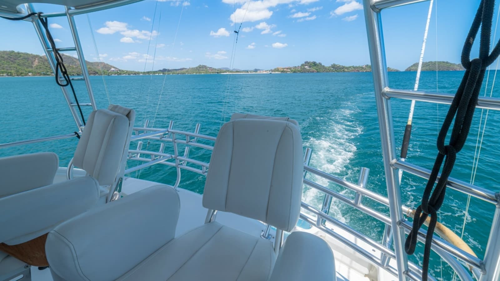 Flybridge Seating with Ocean View