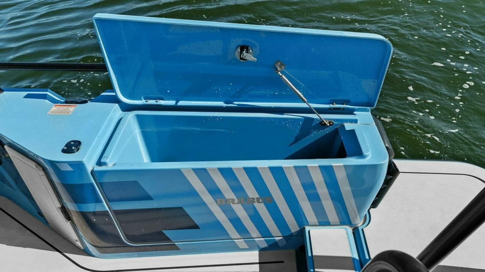 2022 Axopar Brabus Shadow 500 TT - Starboard Storage