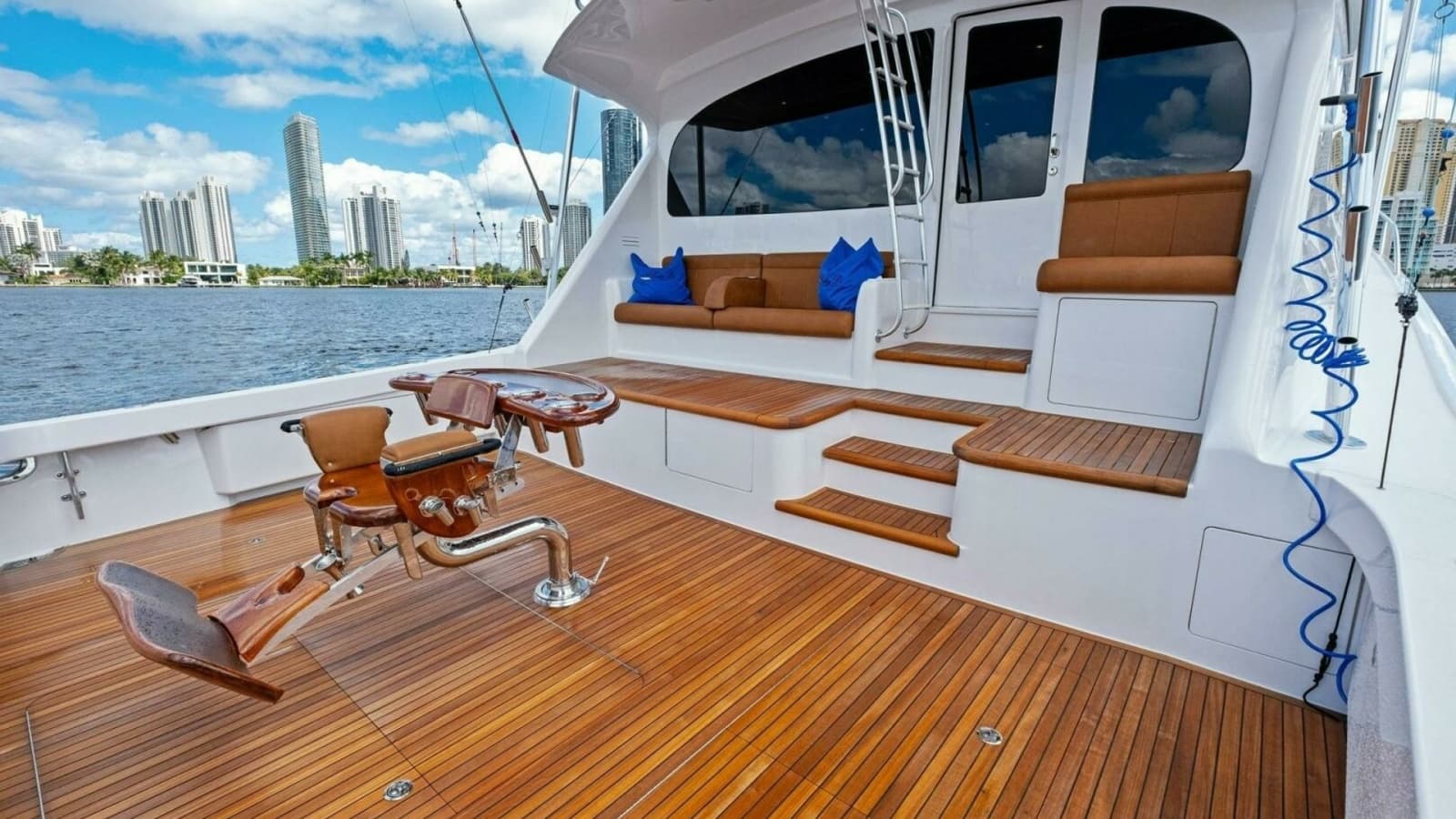 2012 82 Viking Convertible - Lady Di
