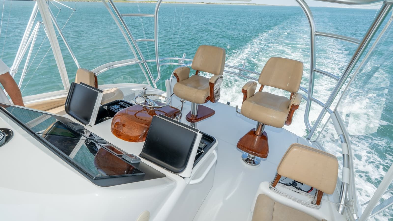 Flybridge Helm Station