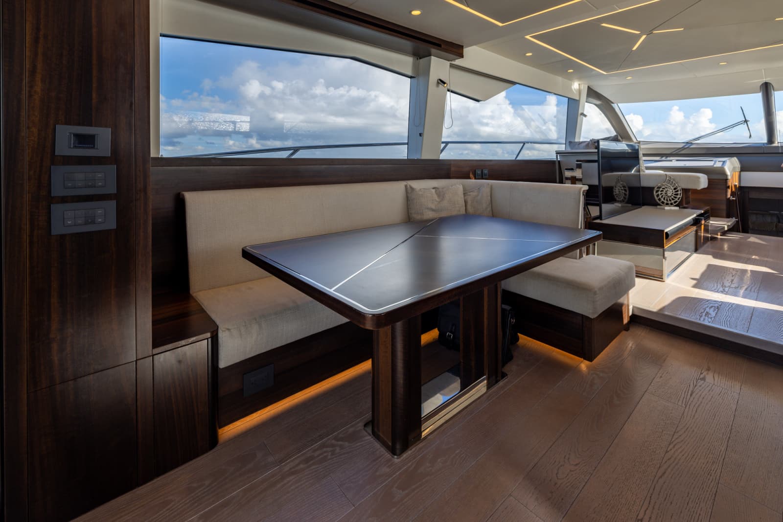 2022 Sunseeker Manhattan 68