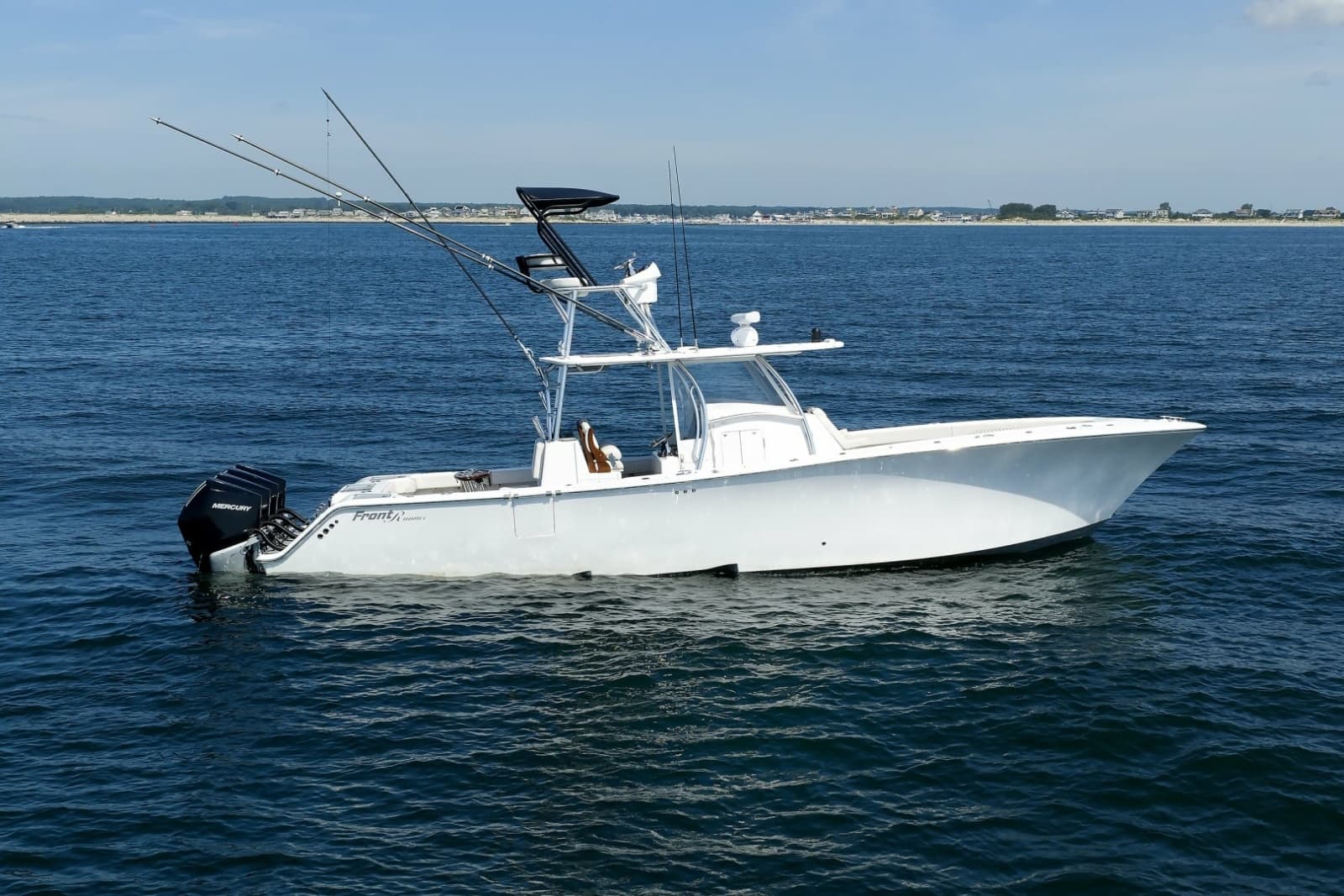 2021 Front Runner 39 Center Console
