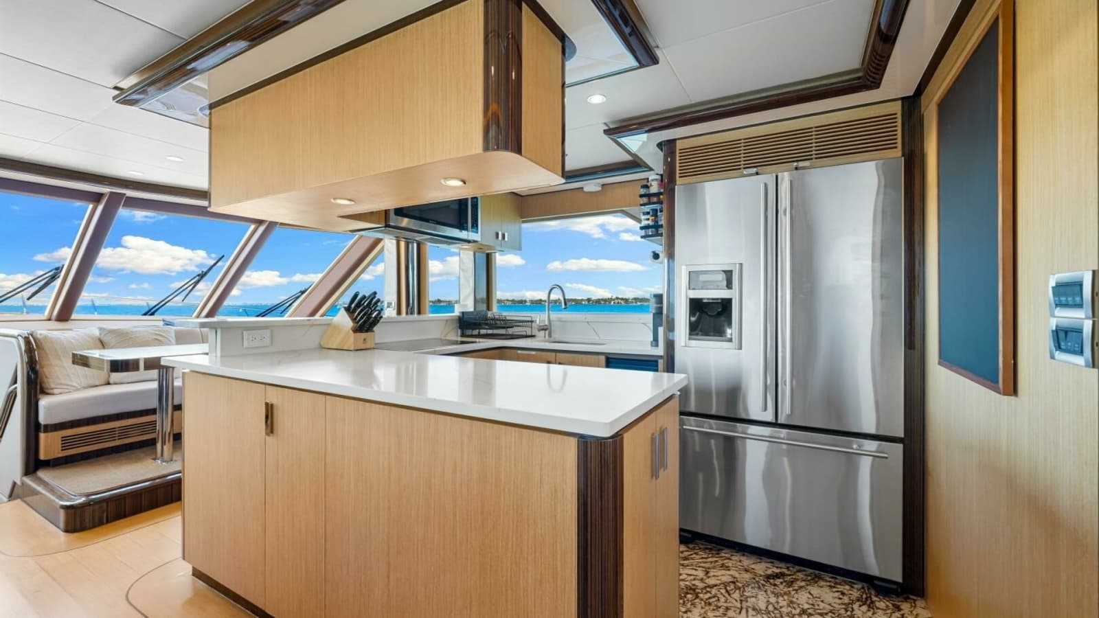2010 83 Ocean Alexander Motor Yacht 'Relentless'
