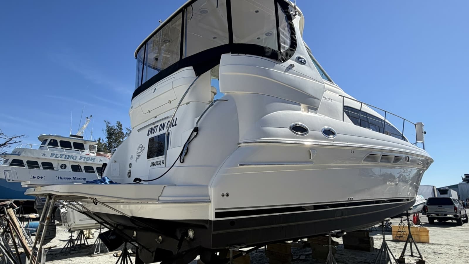 Aft View of Sea Ray 40 Motor Yacht
