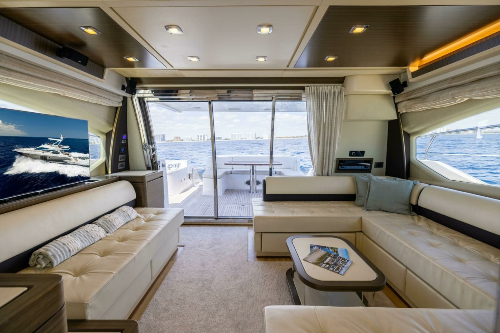 Azimut 64 A/Sea - Interior Salon